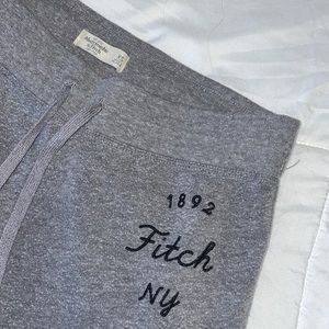 Gray Abercrombie sweats size: XS